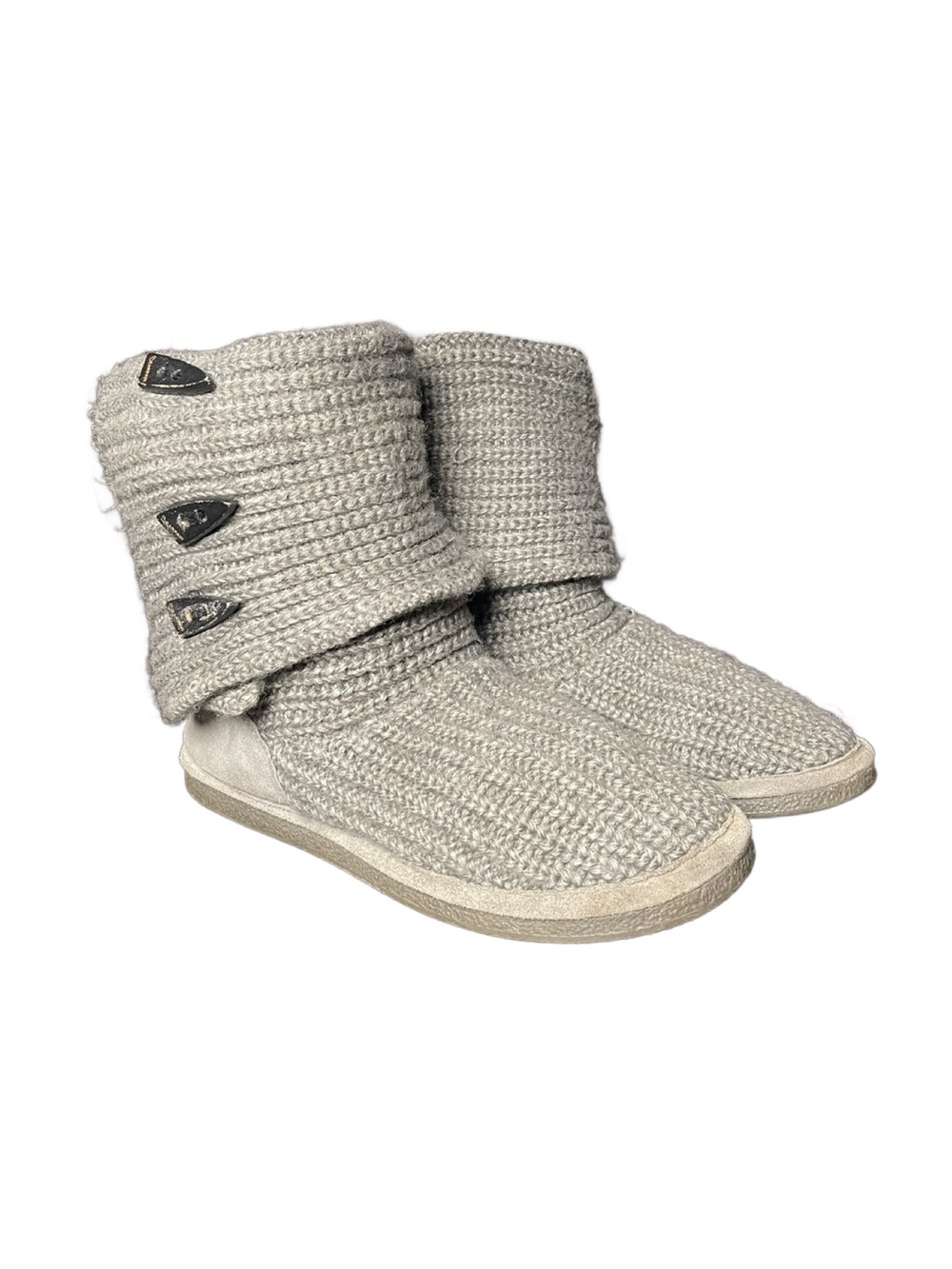 Bearpaw Gray Cozy Knit Fabric & Sheepskin Suede Button-Accent Women's Boot (8)